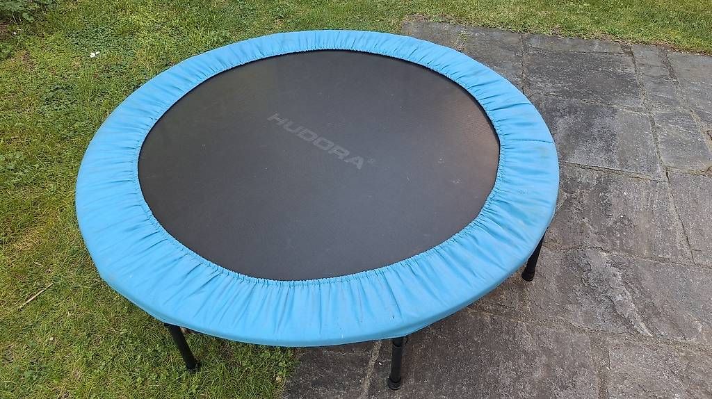 Trampolini: Trampolino Hudora 1,40m – Usato da Losone venduto da jan_8svf