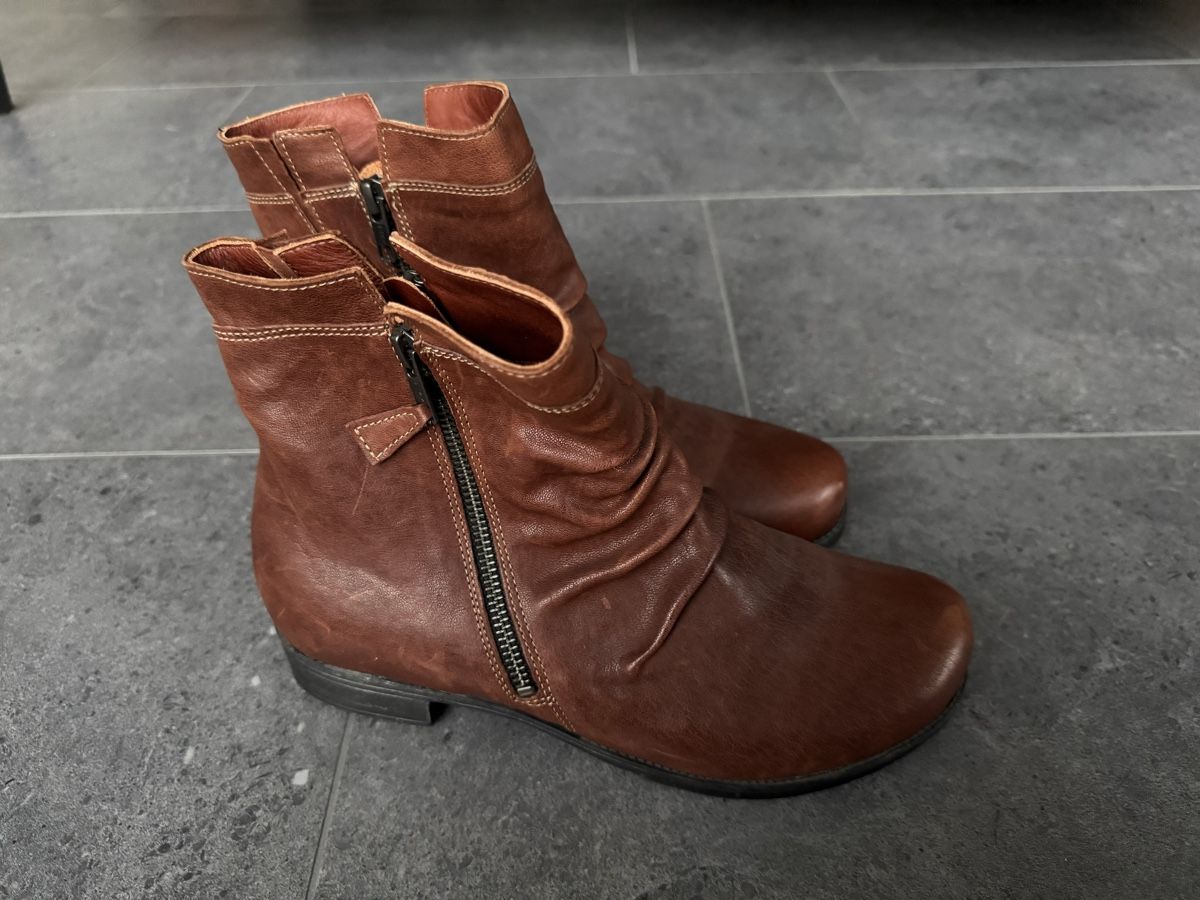 Think Scarpe da donna: Think Stiefeletten 38.5 – Nuovo (secondo la descrizione) da Dachsen venduto da Pfotenglueck 1