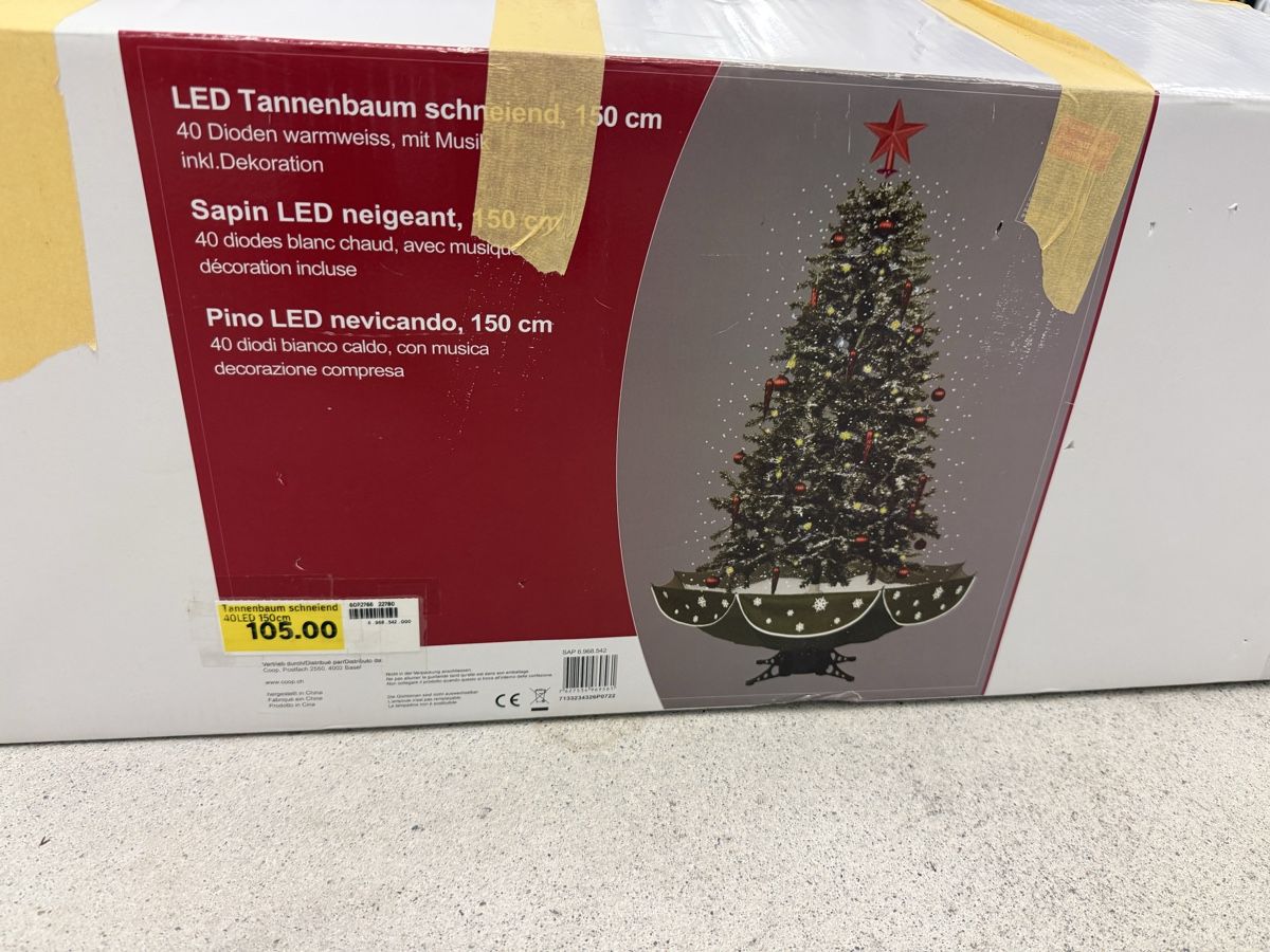 Weihnachtsbaum 210 cm mit schnee (Neu und originalverpackt) in Sins für CHF 60 – nur Abholung auf Ricardo kaufen