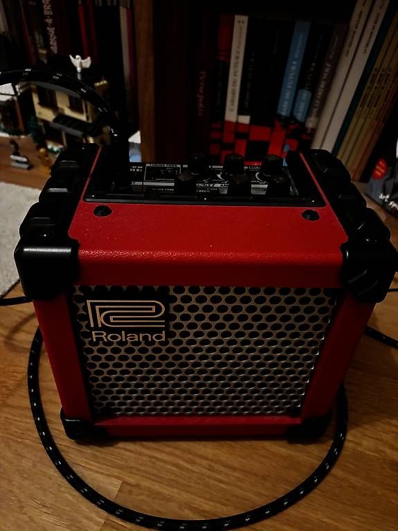 Amplificatori: Ampli guitare Roland Micro Cube – Usato da Montreux venduto da Belmont02