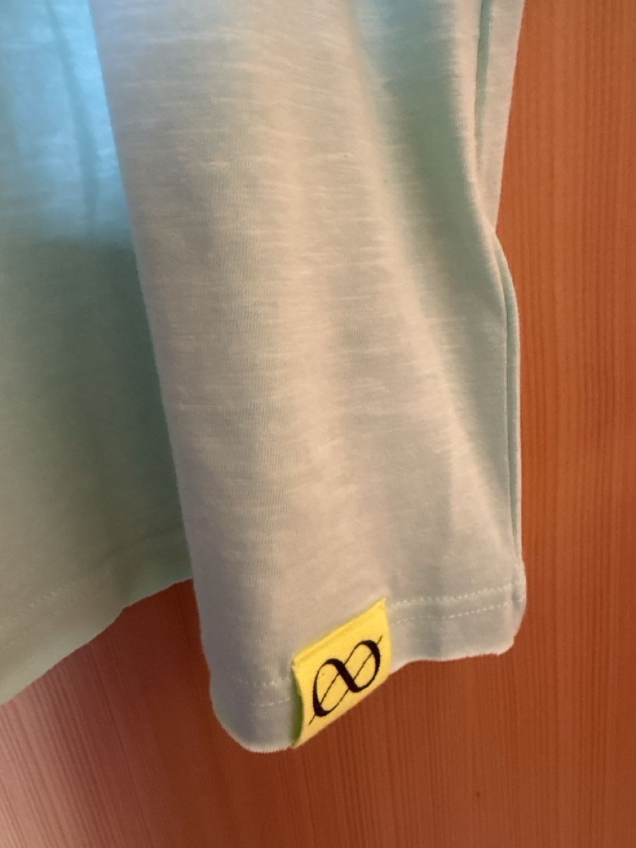T-shirts: T-shirt Laurason  – Neuf (Voir description) à Monthey par chocolatnoir01 2