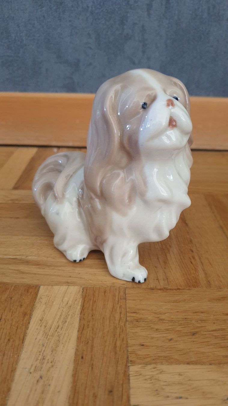 Statuette: Porzellan Hund – Usato da St. Gallen venduto da Naomi290485
