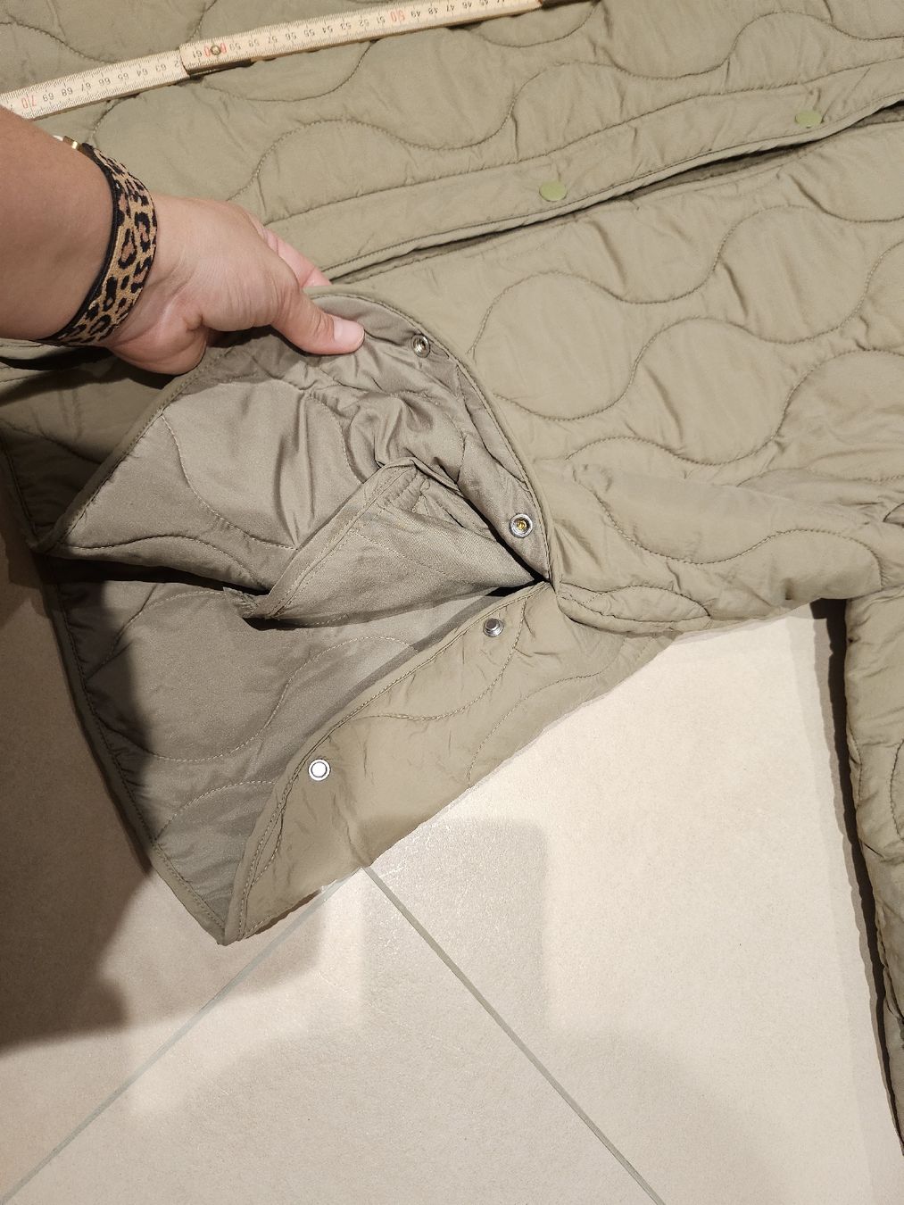 H&M Jacken: Steppjacke H&M khaki gr.L oversize – Gebraucht aus Allschwil von na.wi.90 6