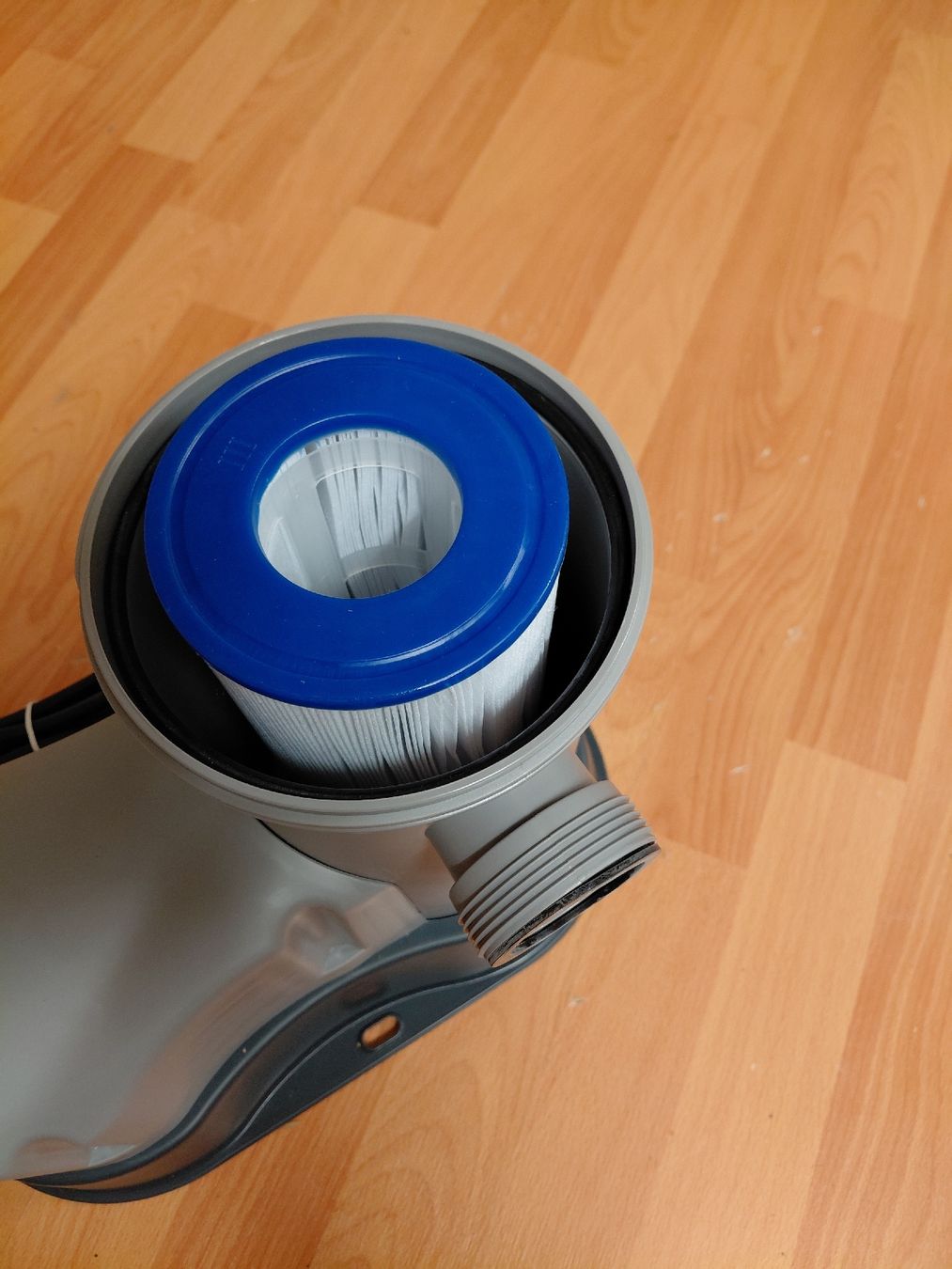 Accessoires de piscine: Poolpumpe mit Filterkartusche – Neuf avec emballage d'origine à Dulliken par liv_b665 1