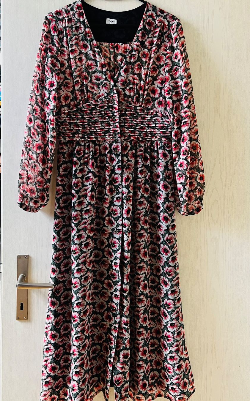 Pepe Jeans Vestiti: Blumenkleid Pepe Jeans Blumen Kleid – Usato da Biel-Benken BL venduto da zuza