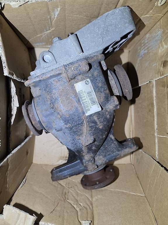 BMW Tutti pezzi di ricambio auto: BMW E81 E87 E90 120i Differential 7524323 N43B20A 3,73 – Difettoso da St. Gallen venduto da Meziu 2