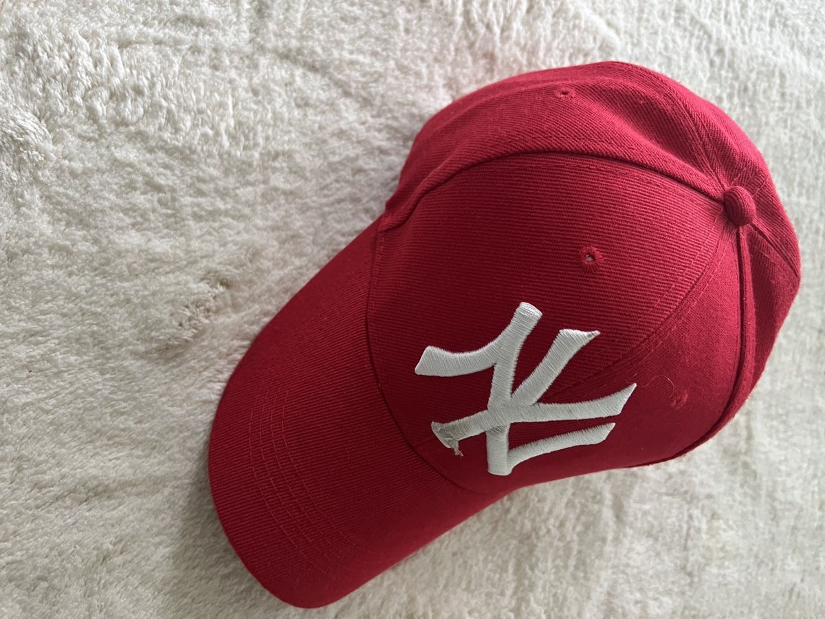 Sonstige Kleidung & Accessoires: Yankees Cape rot Neu – Neu (gemäss Beschreibung) aus Pfäffikon ZH von Ruth8 1
