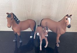 Schleich Pferdefamilie (Wallach/Stute/Fohlen)