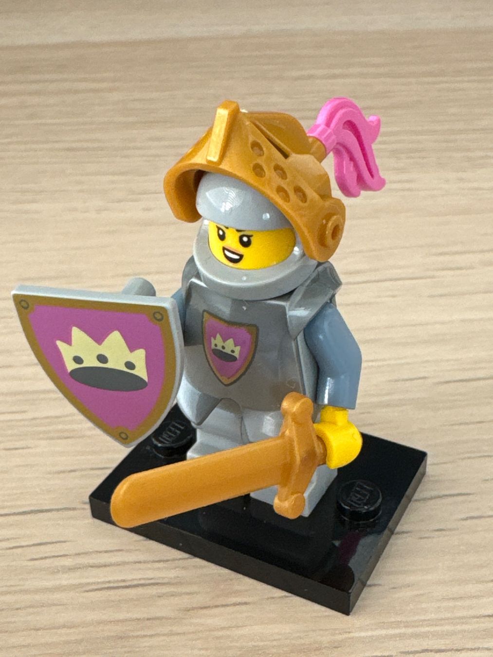 Lego Statuette: Lego Minifigur Pink Knight – Nuovo (secondo la descrizione) da Neuhausen am Rheinfall venduto da mic_m9bp 1