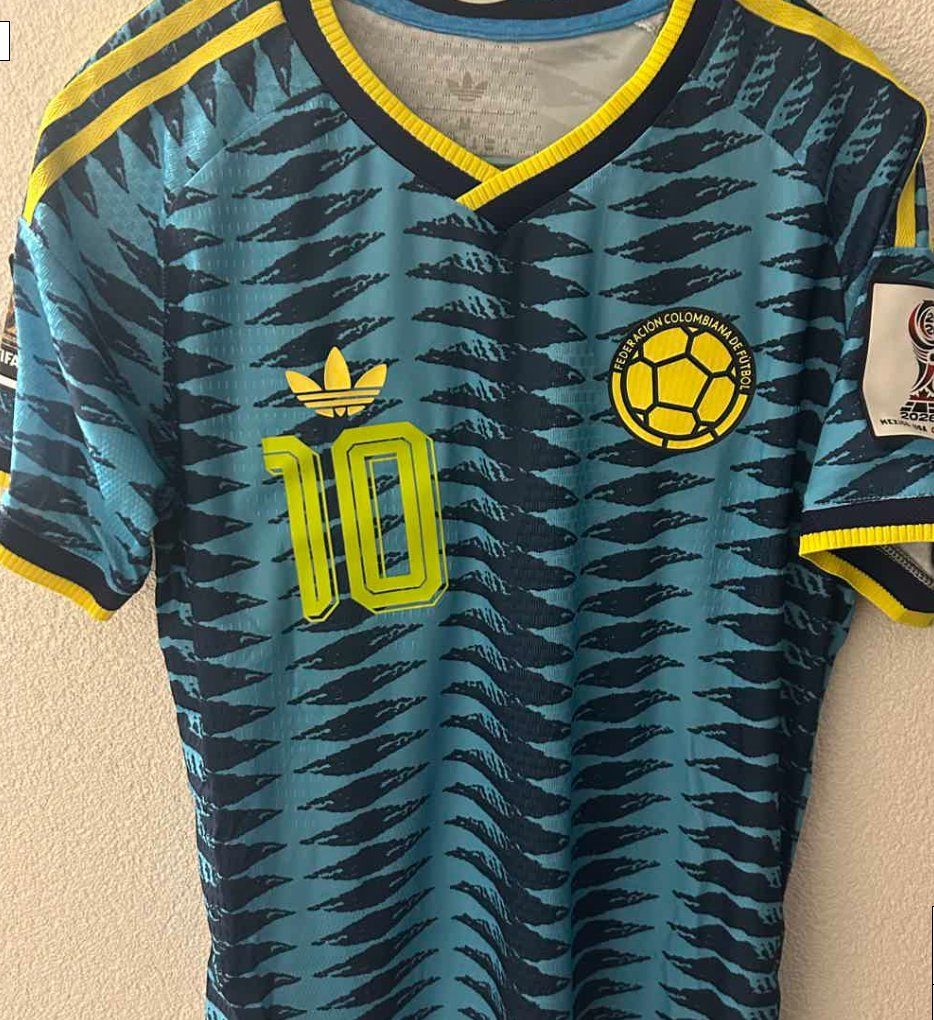 Adidas Maillots de corps & Pantalons: Kolumbien, James 10 – Neuf (Voir description) à Herrenschwanden par SantiLG12