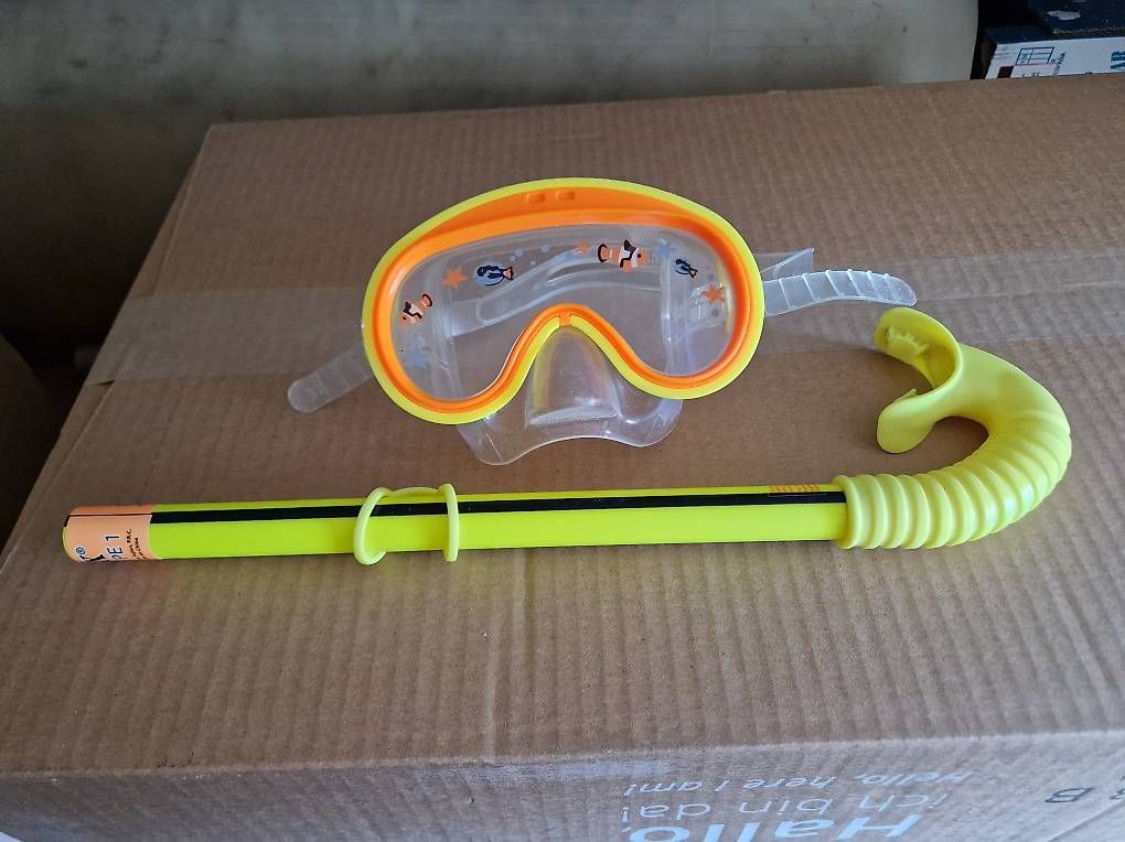 Spielzeuge: Masque et tuba enfant. – Gebraucht aus Ste-Croix von Sporchet