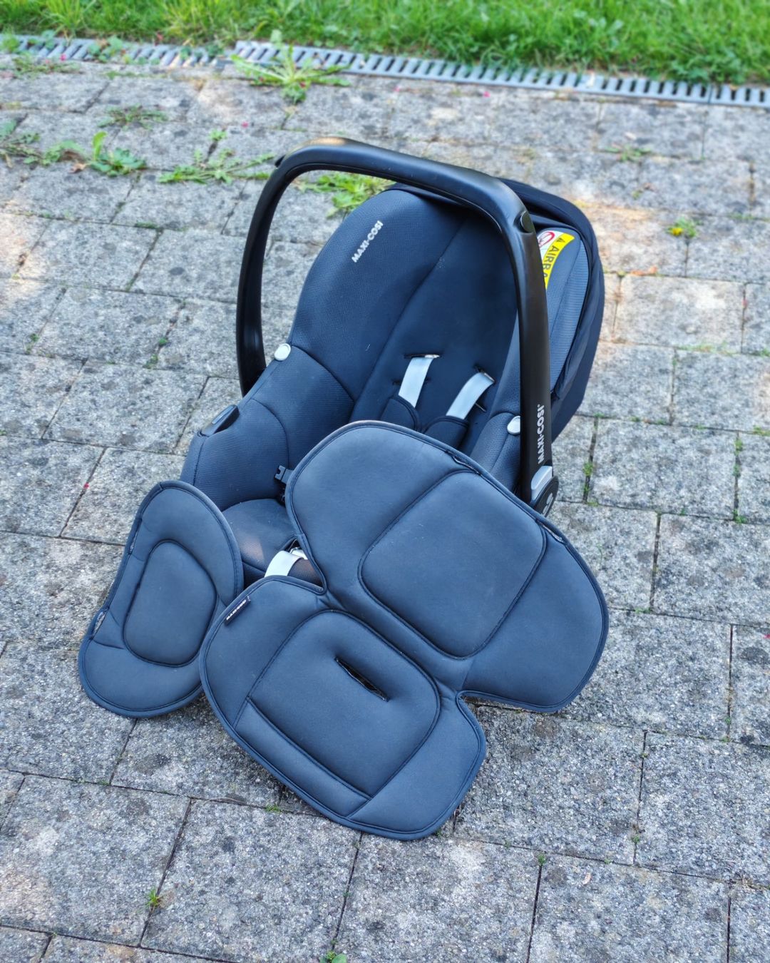 Maxi-Cosi Seggiolini per auto: Maxi Cosi CabrioFix i-Size Babyschale Essential Graphite – Usato da Wetzikon ZH venduto da Gill_ZH 4