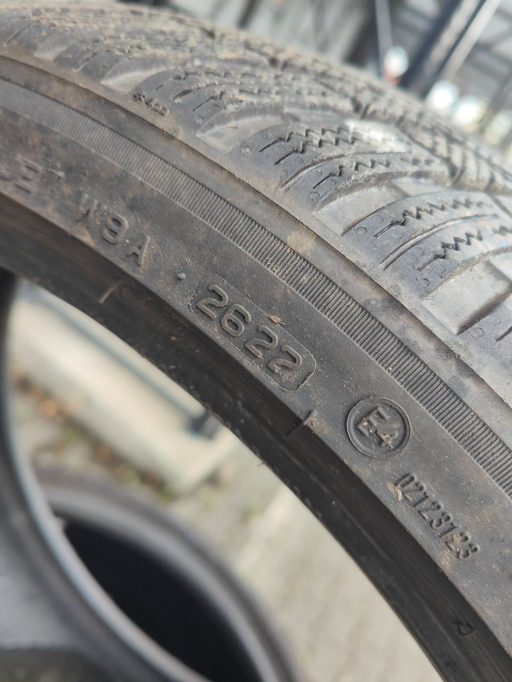 Bridgestone Pneumatici & Ruote complete: Winterreifen 255/35 R21 – Usato da Oberengstringen venduto da Reifen-Lagerverkauf 3