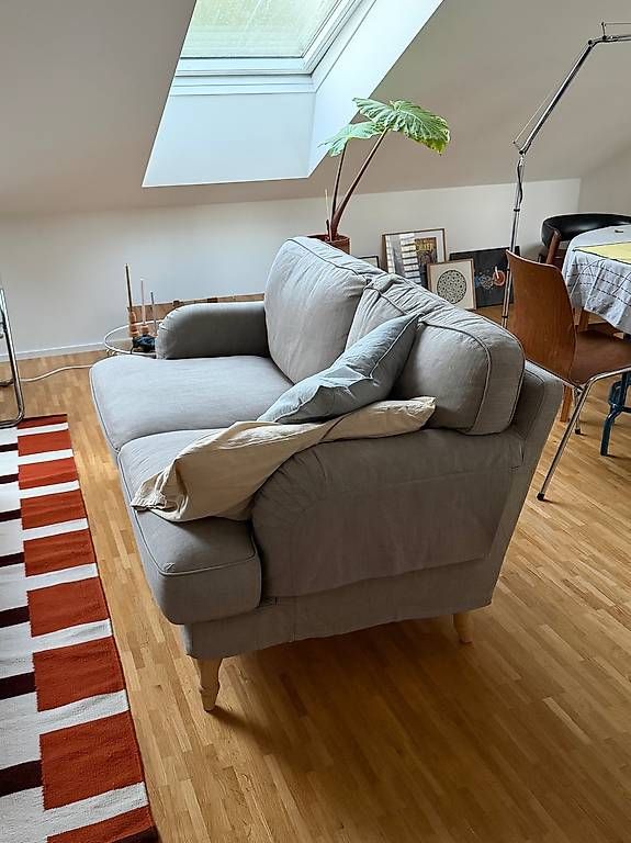 Divani: IKEA STOCKSUND 2-Sitzer-Sofa grau – Usato da Zürich venduto da cj8055 1