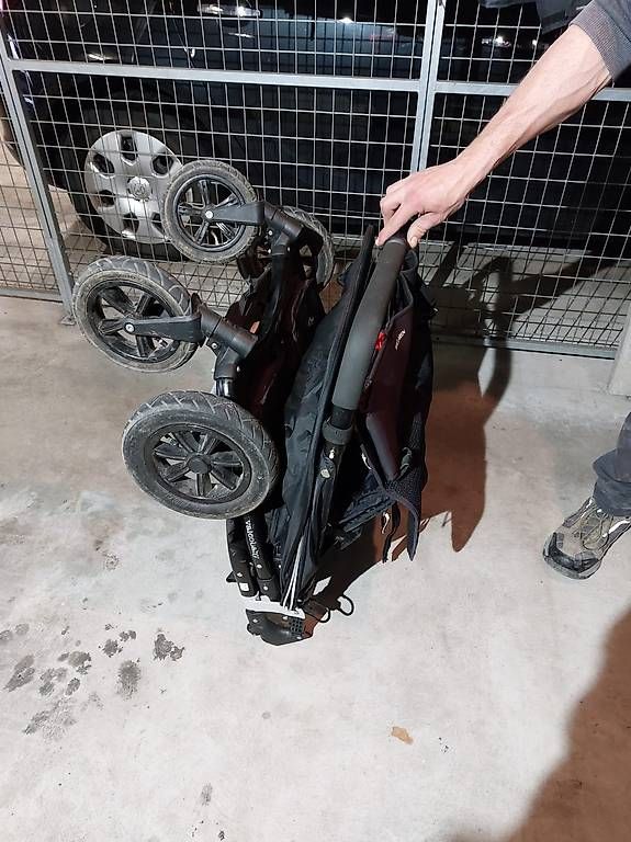 Carrozzine: Geschwister/ Zwillings Wagen  – Usato da Wilen b. Wollerau venduto da lzo_k5h6 1