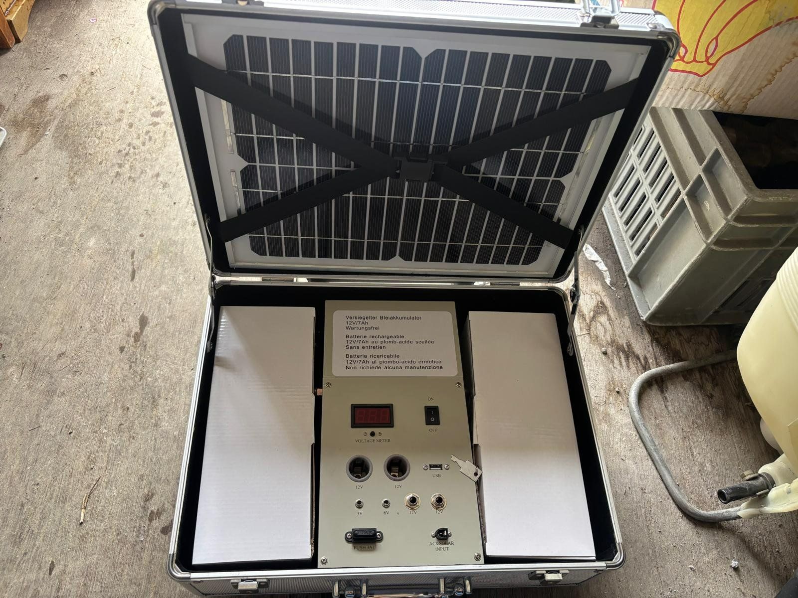Dispositivi a energia solare: Solarkraftwerk tragbar und Rollbar NEU – Nuovo e nell'imballaggio originale da Regensdorf venduto da RCM_8105Regensdorf