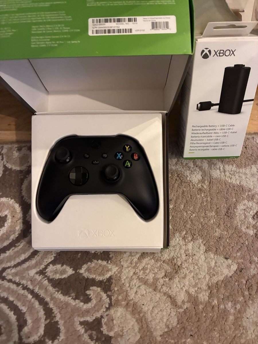 Microsoft Controller: Xbox Series X Controller – Neu (gemäss Beschreibung) aus Aarberg von alb_72kr 1
