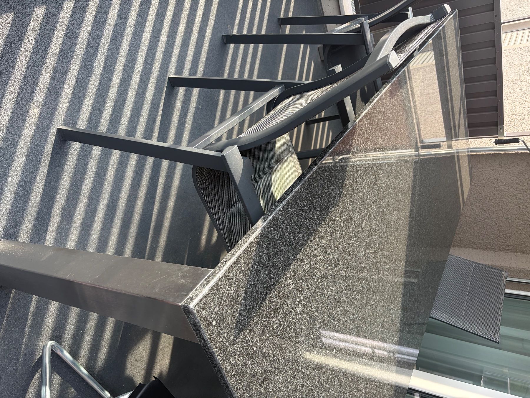 Tavoli: Granit-Tisch – Usato da Allschwil venduto da Sandra_ss_bl