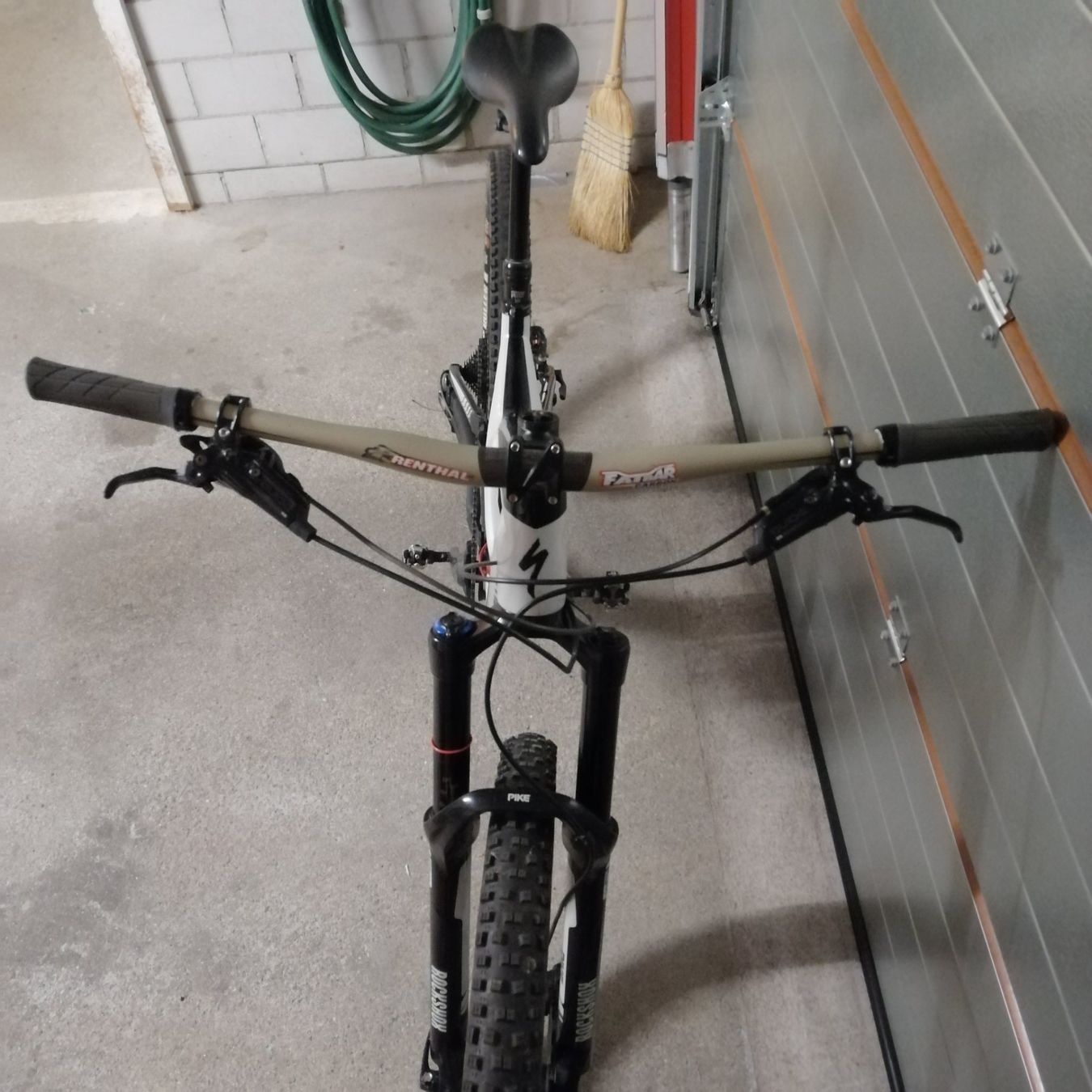 Specialized Velos: Specialized Enduro Expert Carbon 2015 size M – Gebraucht aus Seedorf UR von mb_skier 4
