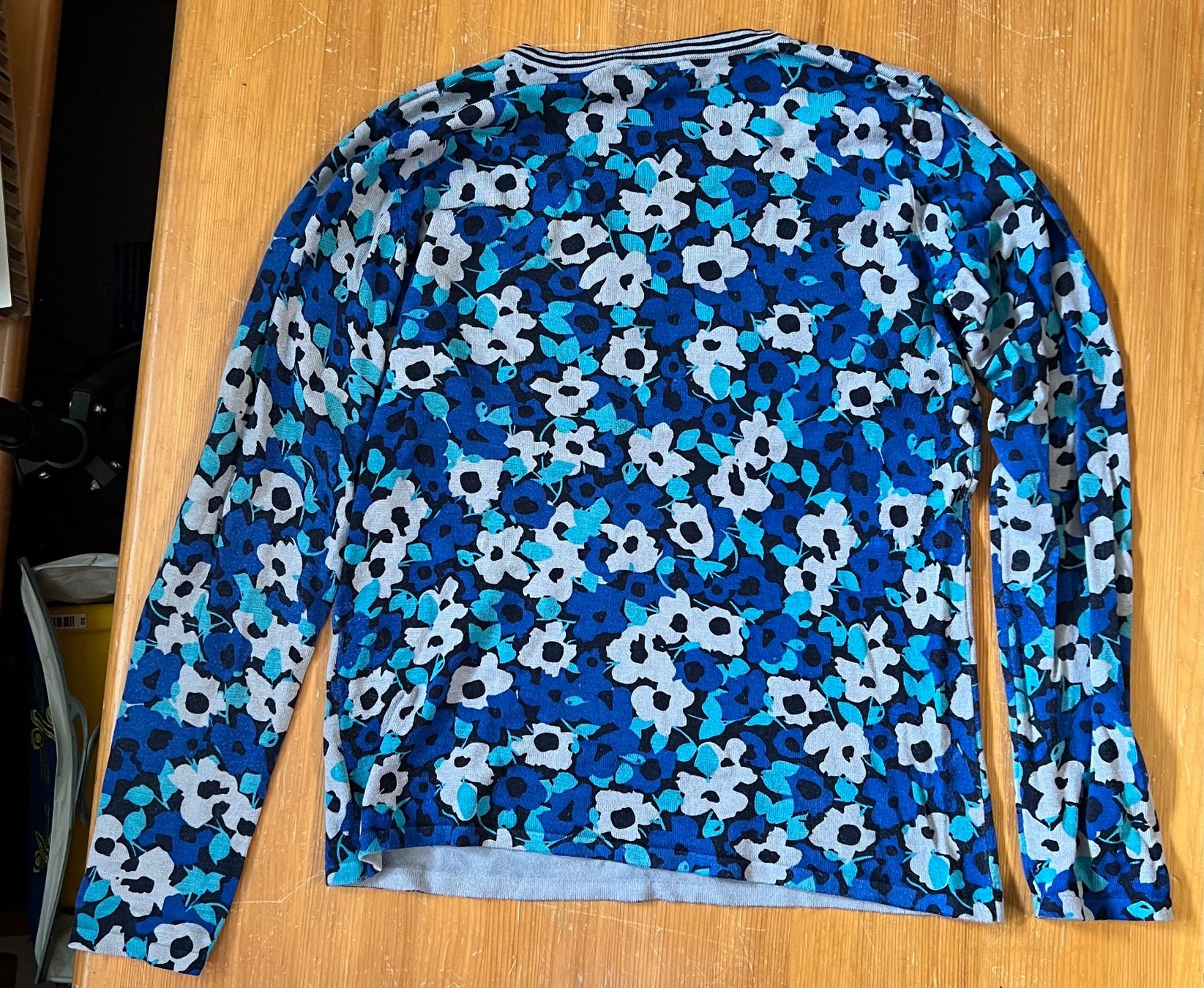 Pullover & Sweatshirts: Damen Pullover, Gr. M – Gebraucht aus Adliswil von Myxin 2