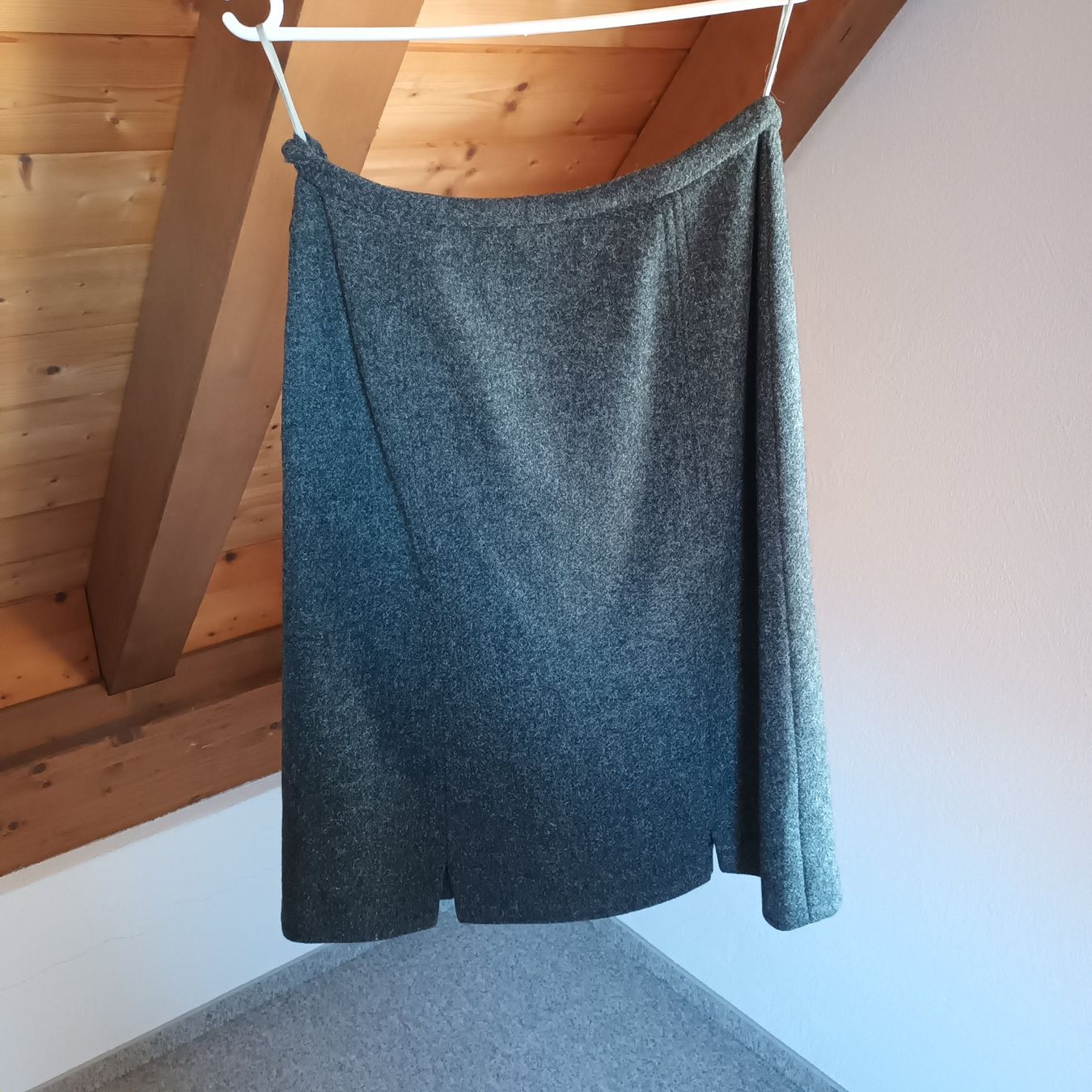 Gonne: Jupe pure Wool    Made in England – Usato da Bäretswil venduto da ricoric 1