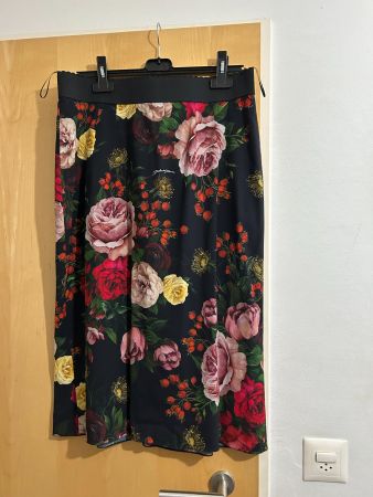 2.Reduz. Dolce & Gabbana black floral skirt IT48 (EU42)