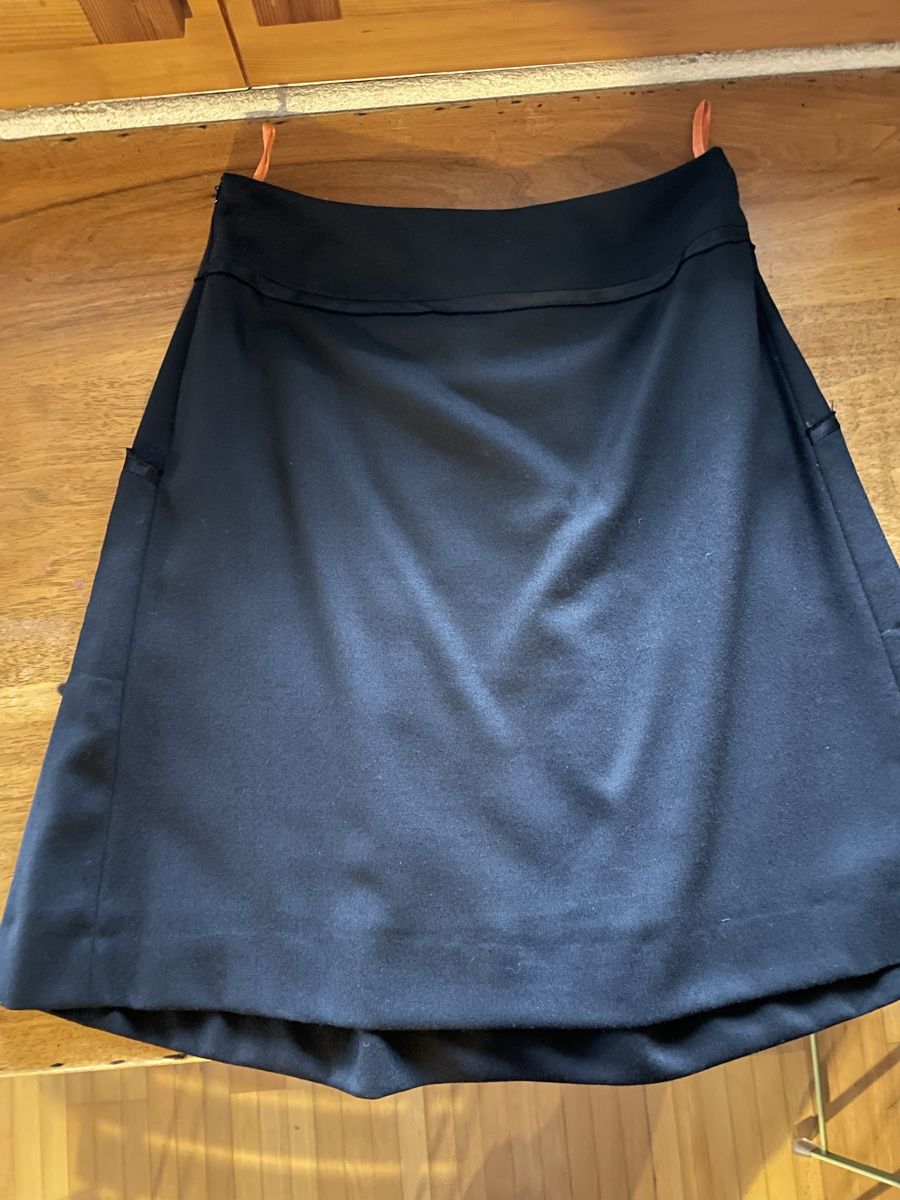 Ensoie Gonne: EnSoie Jupe 36 schwarz – Usato da Bertschikon Gossau venduto da kel_wf2y 2