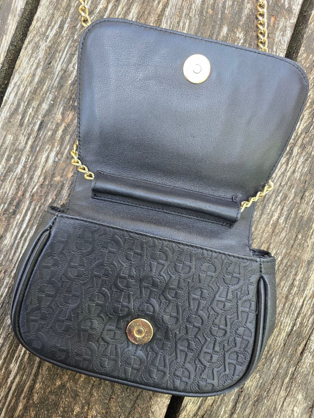 Aigner Taschen für Damen: Accessoires: AIGNER Umhängetasche Leder-NEU – Neu und originalverpackt aus Romanshorn von Rachacha 1