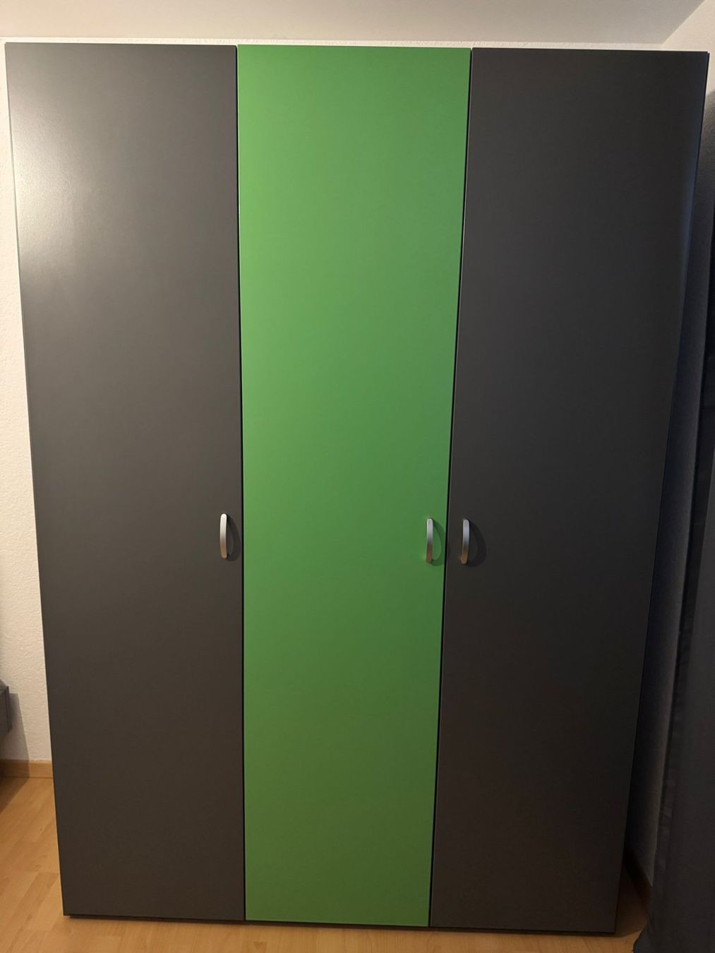 Armadi: Armoire 3 portes modèle Window – Usato da Villars-sur-Glâne venduto da flo_697r 1