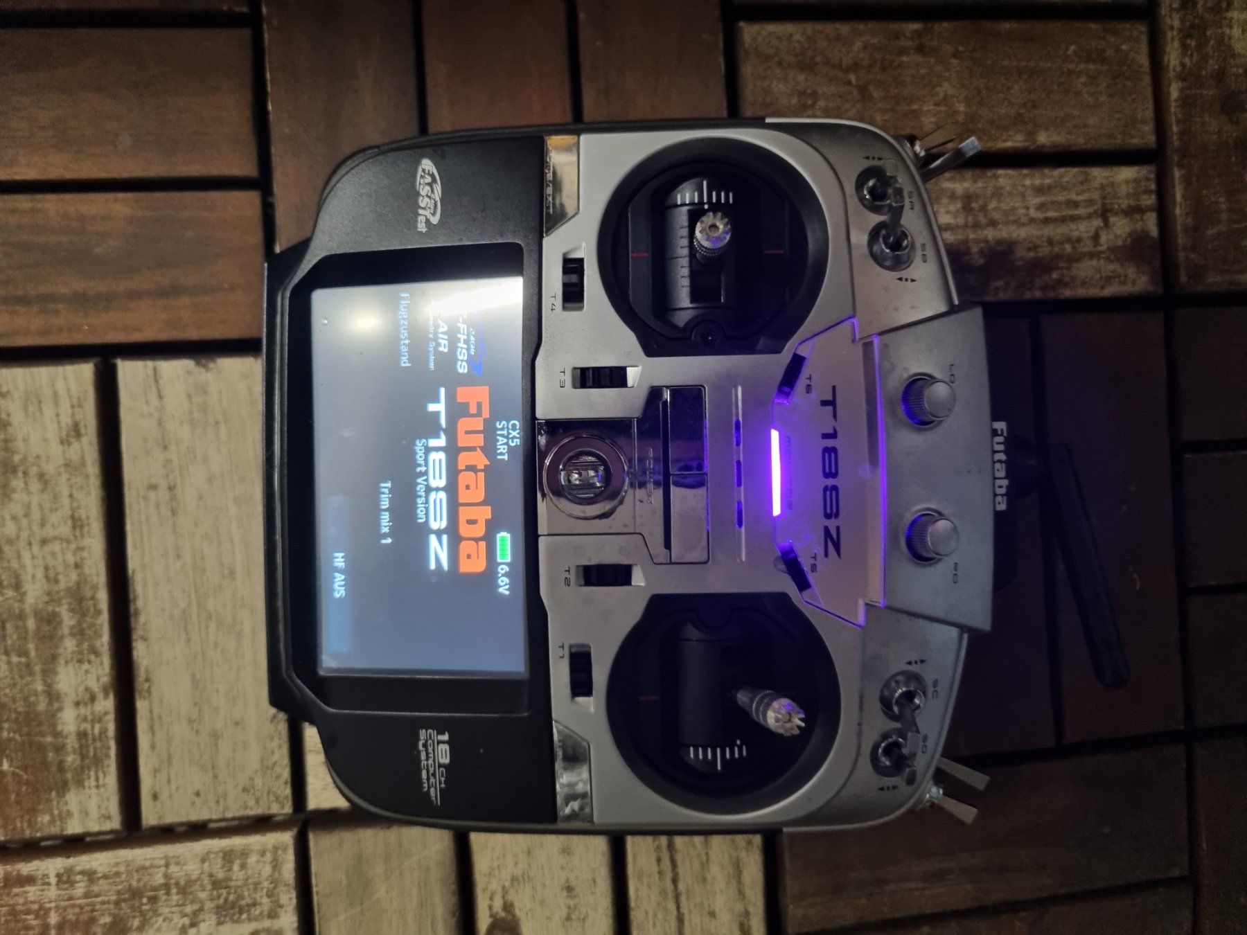 Futaba Fernsteuerungen: Futaba T18SZ – Gebraucht aus Thun von christiana 3