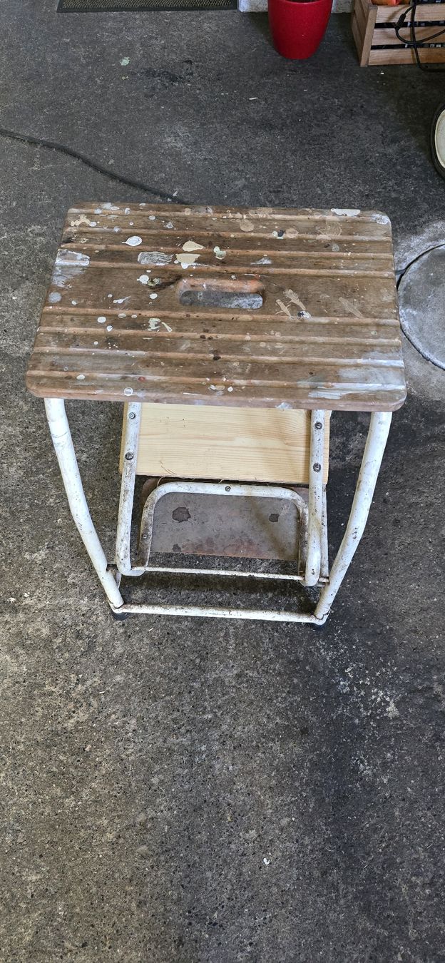Scale: Trittschemel mit 3 Stufen Metall Holz  – Usato da Waltenschwil venduto da riggeli61 1