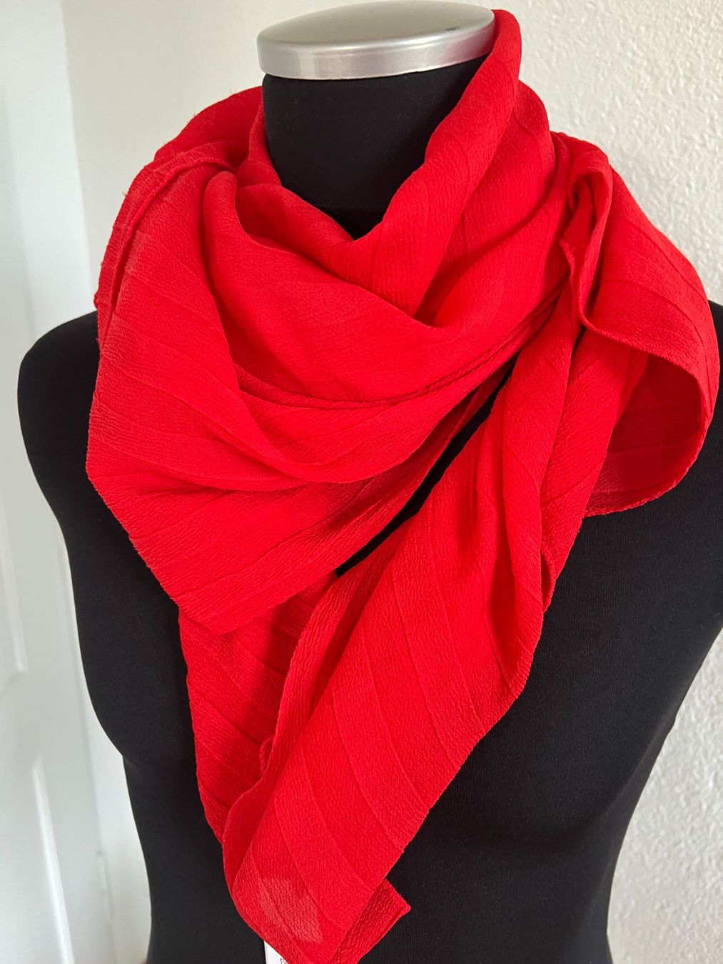 Colora Foulard & Sciarpe: Colora Schal / Foulard, 100% Seide, Rot, NEU – Nuovo e nell'imballaggio originale da Worb venduto da farben20zauber 3