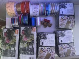 Steckschwämme und Geschenkbänder