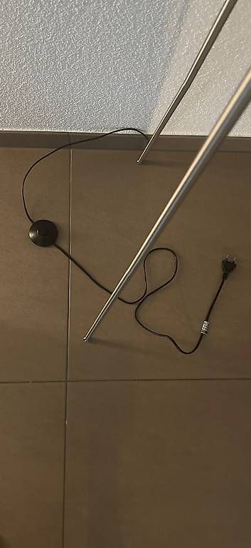 Livique Lampade: Stehlampe – Usato da Solothurn venduto da lea_f2m5 2