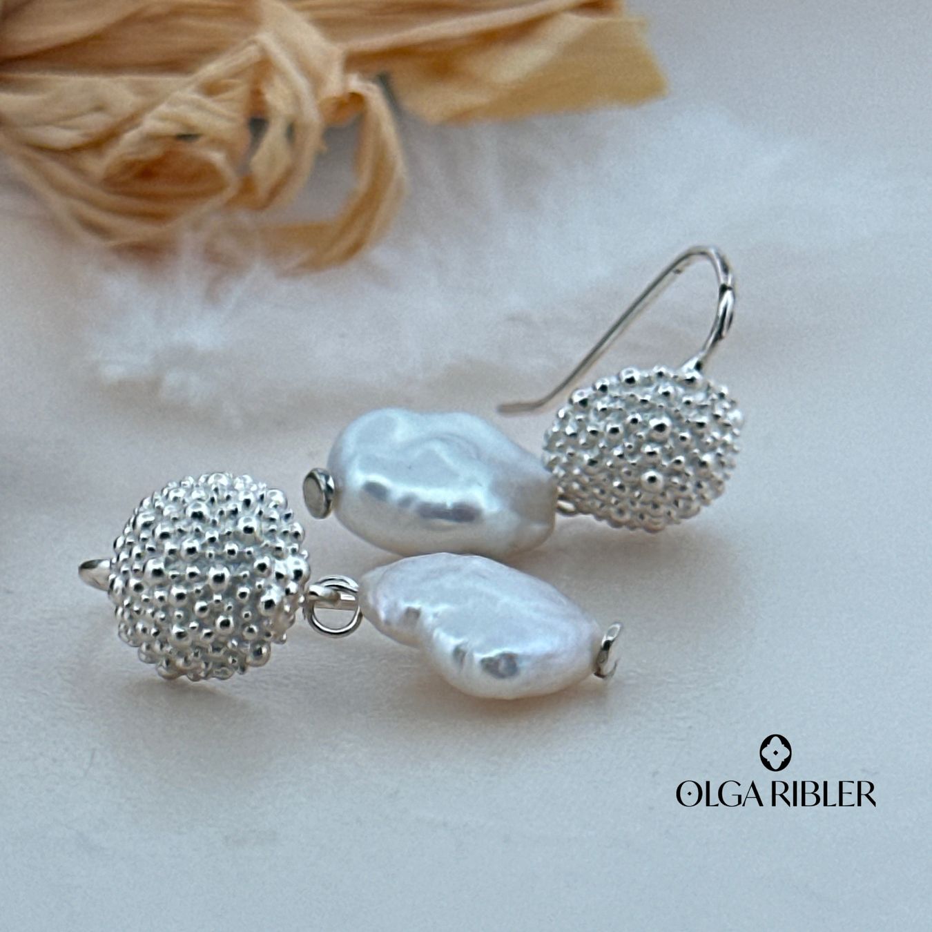 Olga Ribler Boucles d'oreille: Silber Ohrhänger mit Barock-Perle – Neuf (Voir description) à Luzern par MonikaS03 5