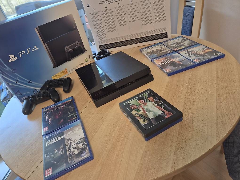 Console: PS4 - PlayStation 4 – Usato da Winterthur venduto da CroNec 3