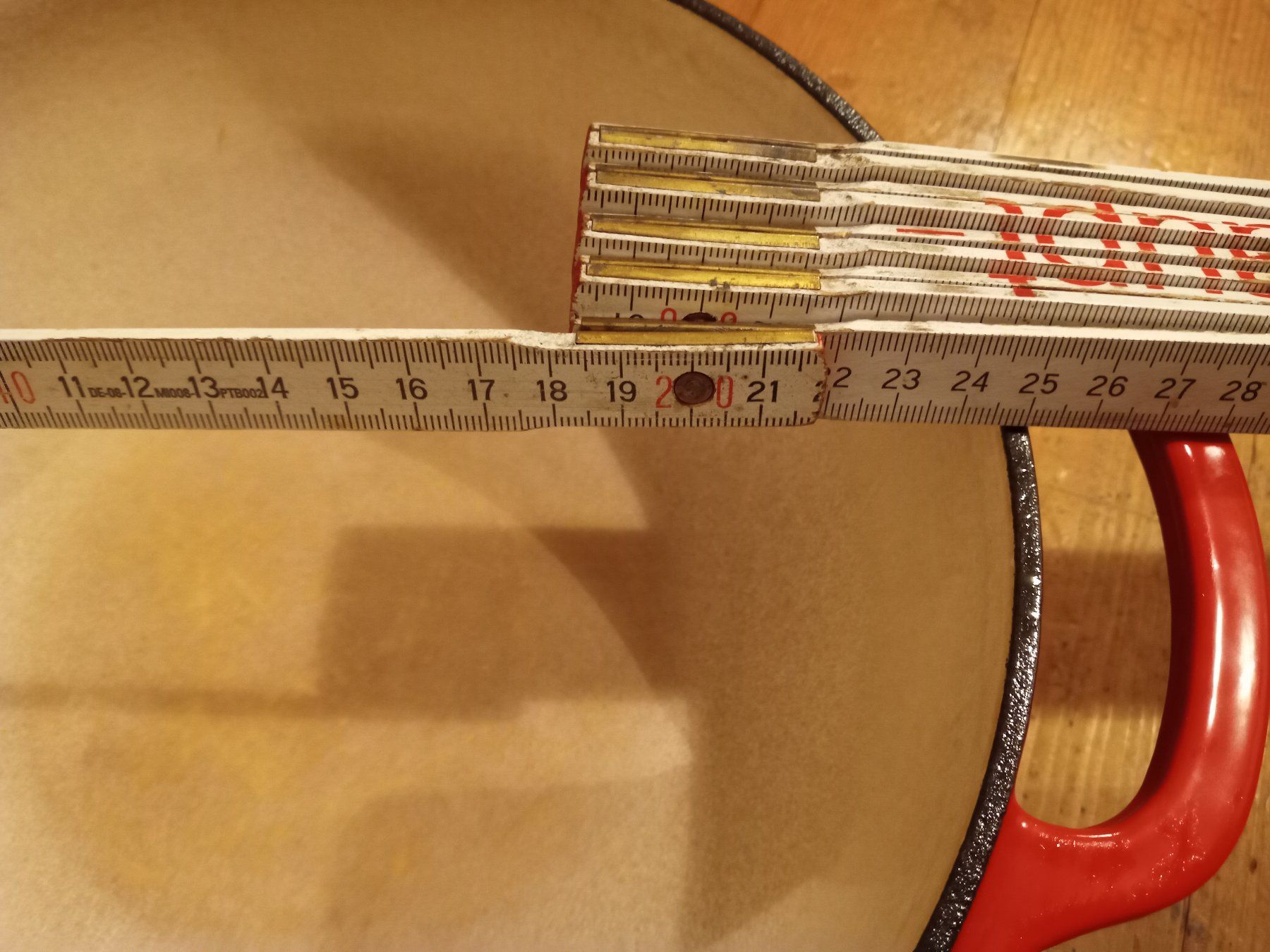 Cousances Töpfe: Bräter Gusseisen Topf Pyrex 25cm – Gebraucht aus Prez-vers-Siviriez von Monija70 3