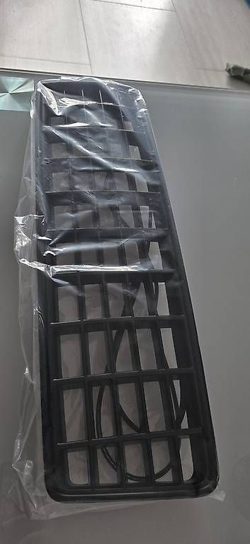 Toutes les pièces auto: Volvo 850 kühlergrill – D'occasion à Fischingen par Darkpanda 1