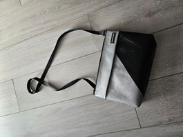 FREITAG F553 LOU SHOULDER BAG rär color schwarz/grau