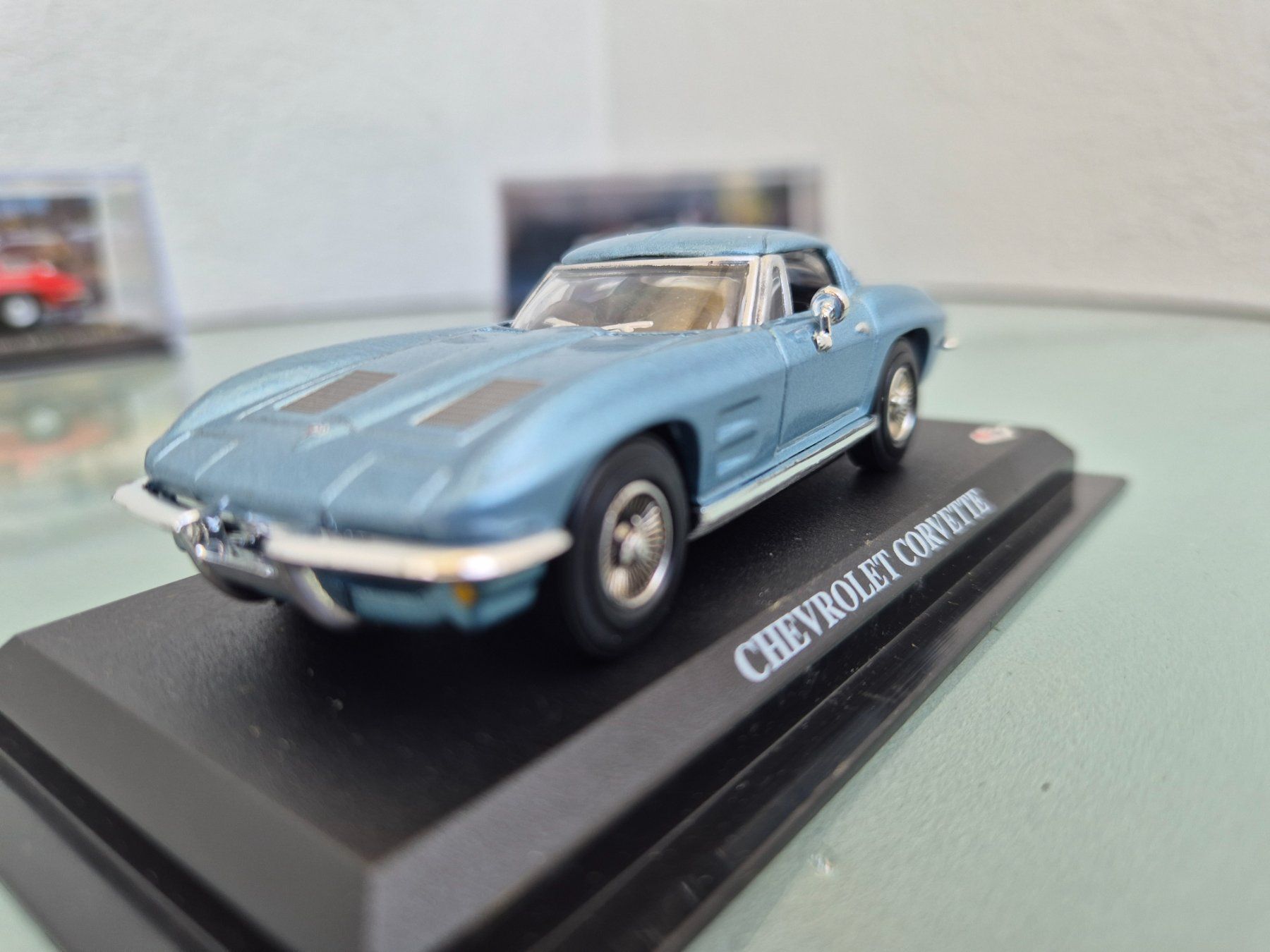 Chevrolet Modellini d'auto: Chevrolet Corvette Stingray  1963. 1:43 – Usato da Oberbuchsiten venduto da laffite54