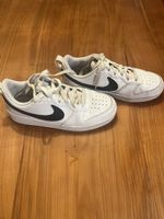 Weisse NIKE Turnschuhe Grösse 38