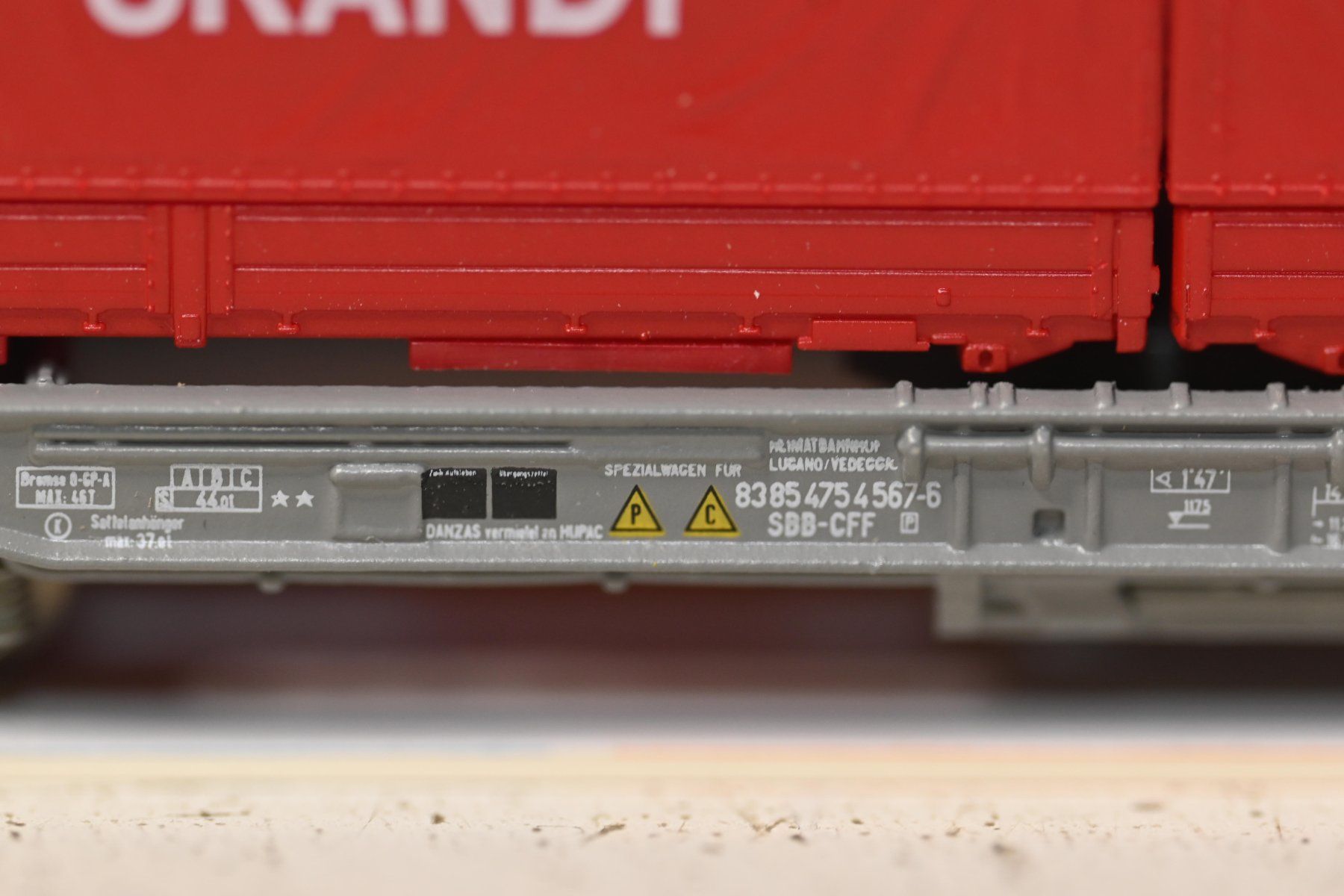 Roco Modellini di ferrovie: SKANDI  HUPAC Wagen Roco Spur N mit OVP – Usato da Laupen ZH venduto da Zmoewe 4