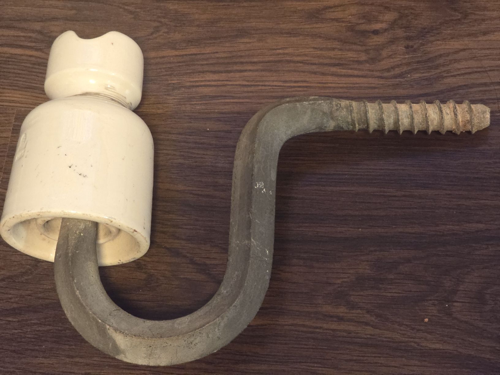 Componenti elettronici: Vintage Ceramic Insulator with Hook langenthal – Usato da Baden venduto da swiss-alps