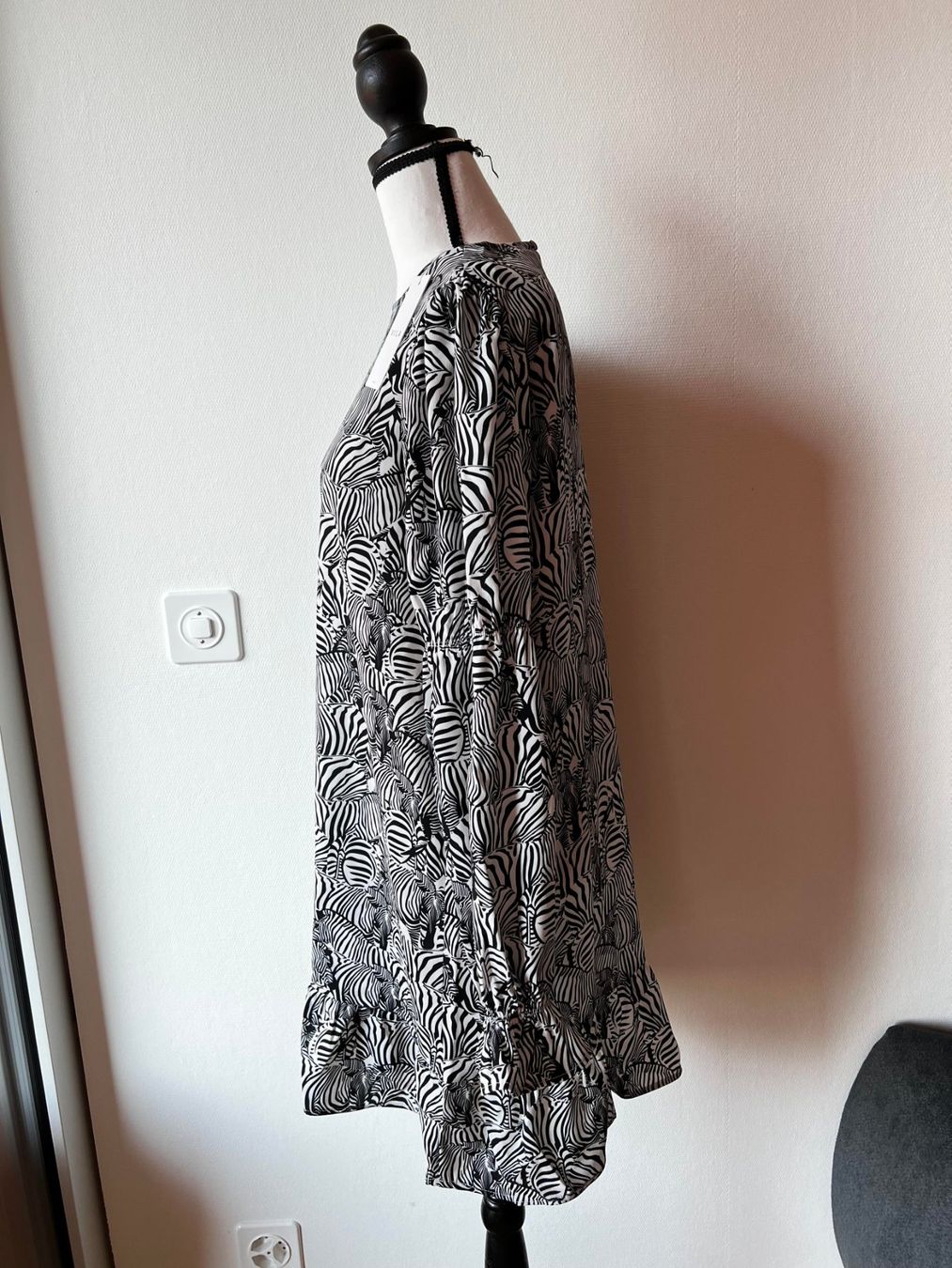 Vila Vestiti: Neues Kleid M – Nuovo e nell'imballaggio originale da Riehen venduto da edu_92w7 1