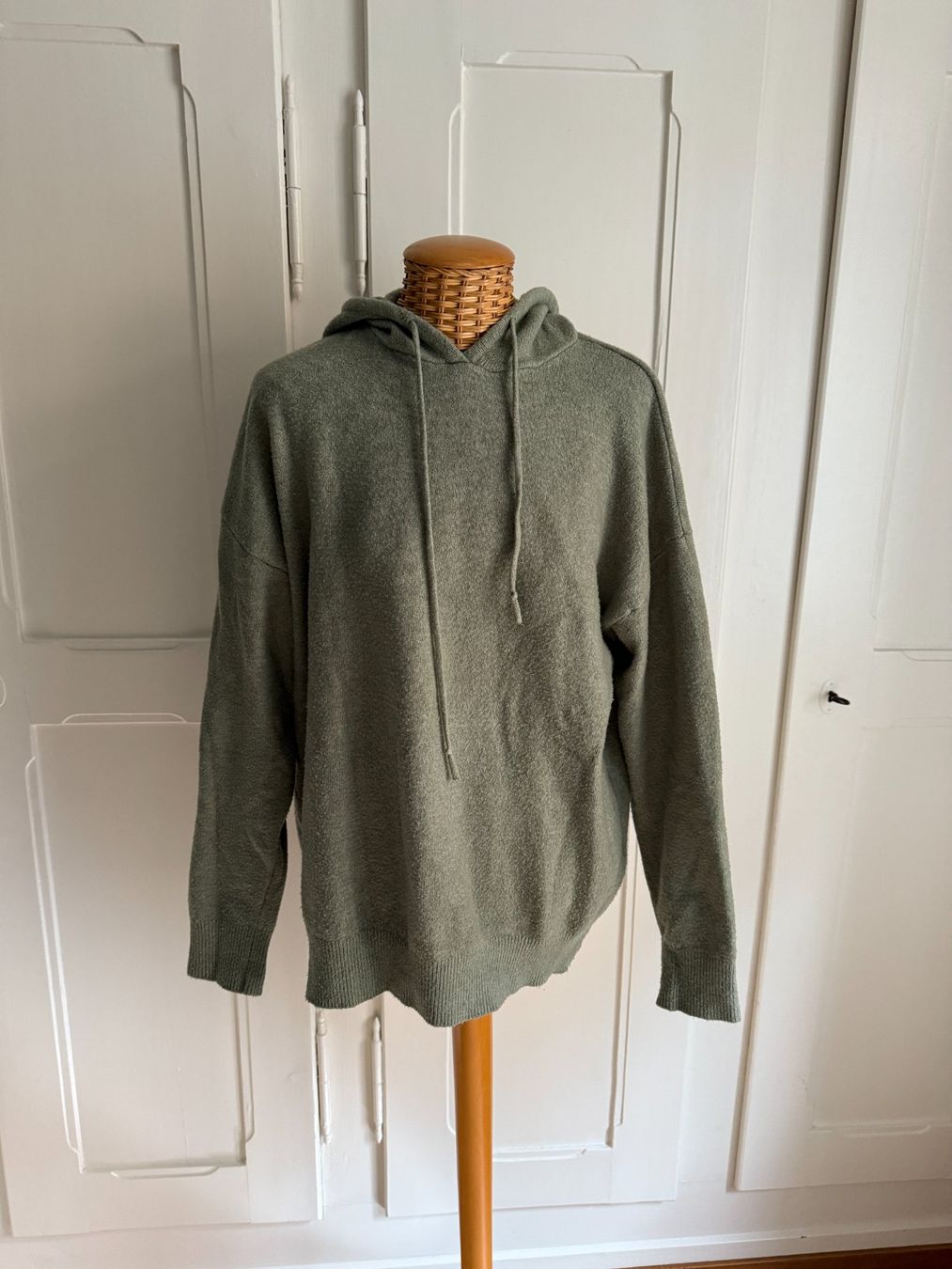 Zara Maglioni & Felpe: ZARA - Hoodie Pullover mintgrün L – Usato da Zürich venduto da Diazaio