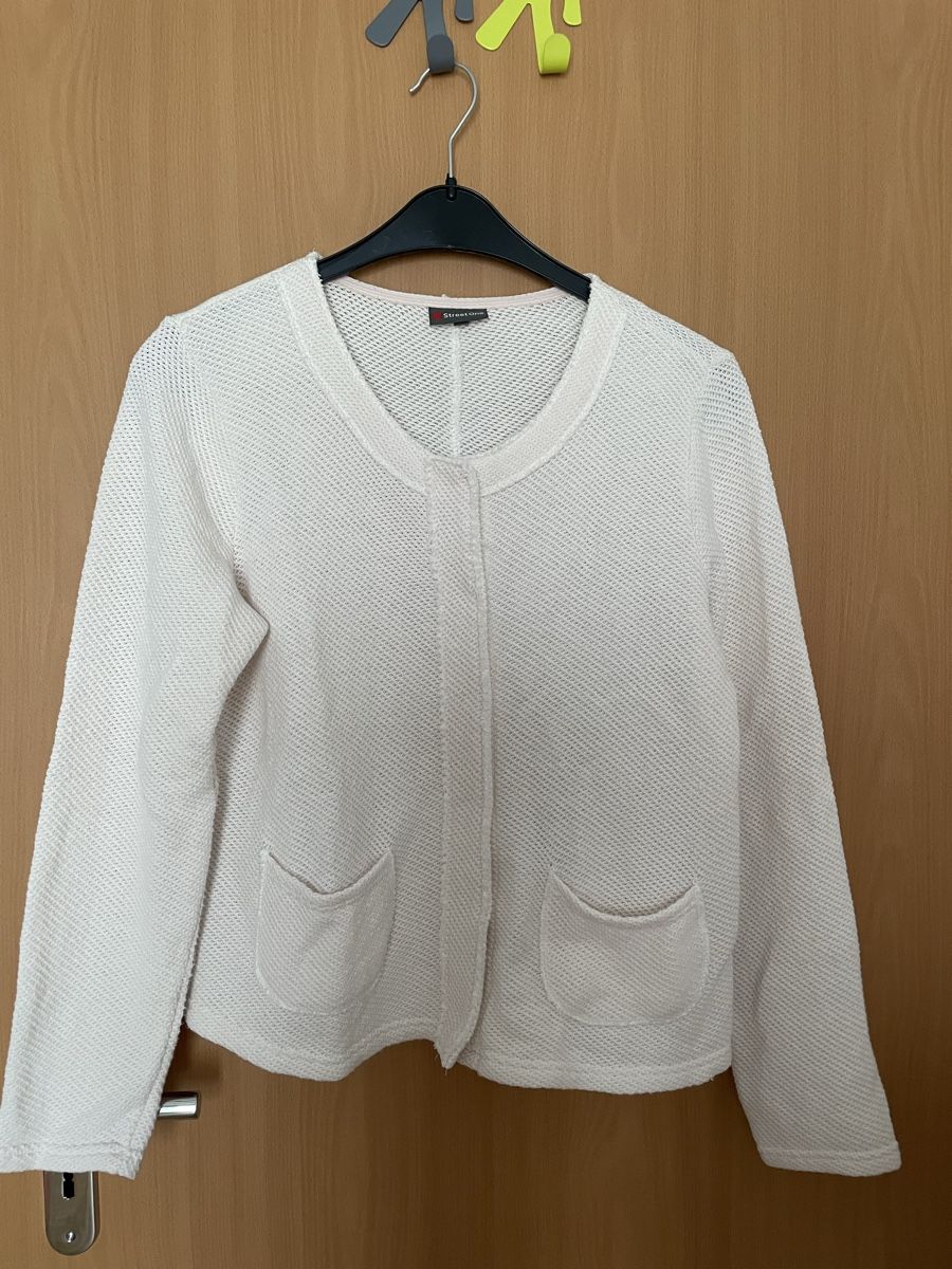 Vestes: Strickjacke Gr.42 – D'occasion à Kesswil par Sonnenblume0116