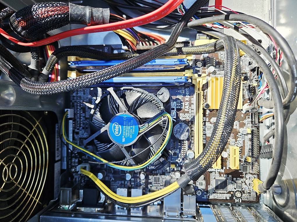 PCs: Desktop PC – D'occasion à Neftenbach par Wummwila 2