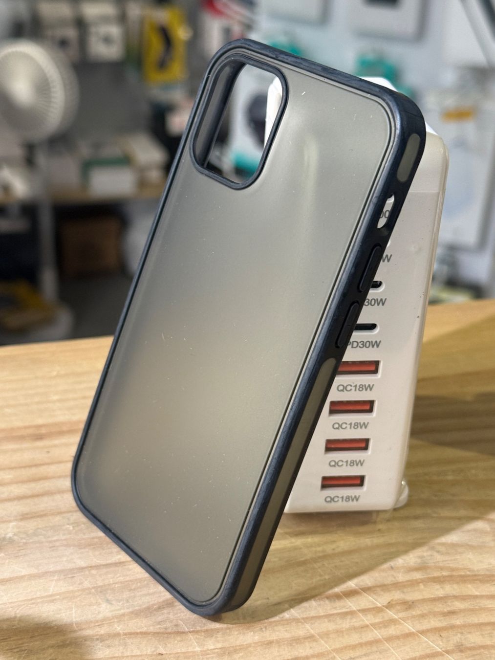 Cover & Protezioni schermo: iPhone 12 mini -Coque silicone IPAKY antichoc Noir – Nuovo e nell'imballaggio originale da Morges venduto da DigiAC 5