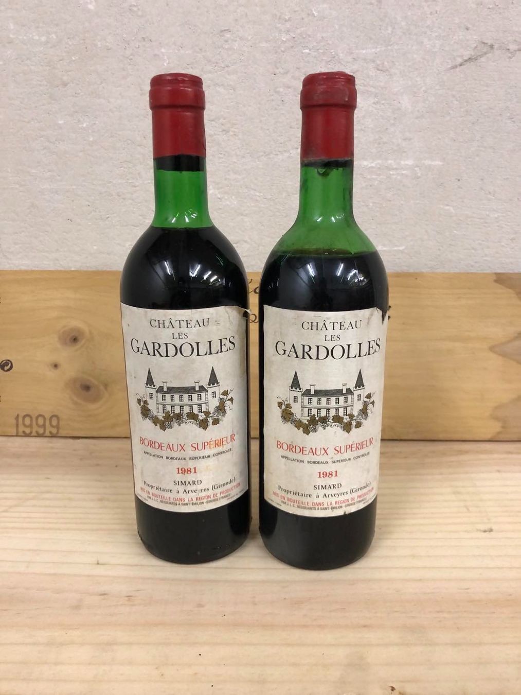Vino: 2x 1981 CHATEAU LES GARDOLLES – Nuovo e nell'imballaggio originale da Münchenstein venduto da weinundspirituosen
