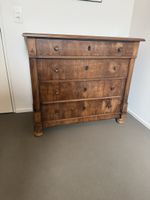 Kommode aus Holz, furniert
